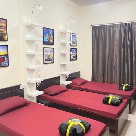 Dxb Backpackers Executive Pansiyon Dubai Dış mekan fotoğraf