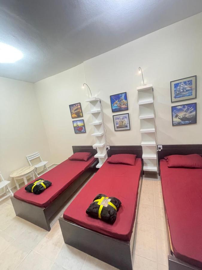 Dxb Backpackers Executive Pansiyon Dubai Dış mekan fotoğraf