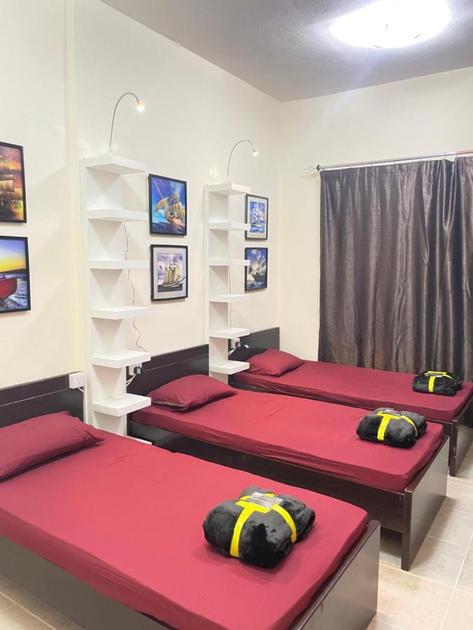 Dxb Backpackers Executive Pansiyon Dubai Dış mekan fotoğraf