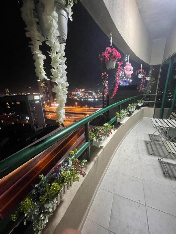 Dxb Backpackers Executive Pansiyon Dubai Dış mekan fotoğraf
